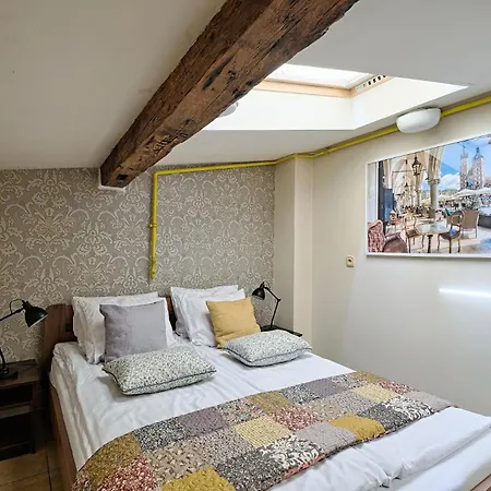 Urban Nest - Double In The Attic *